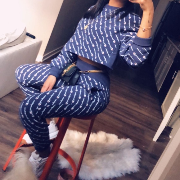 Champion set.. Sweatpants and sweatshirt